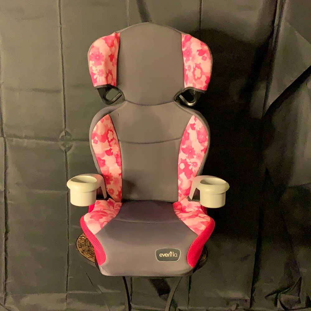 🛑SOLD🛑 Evenflo Lightweight Booster Car Seat